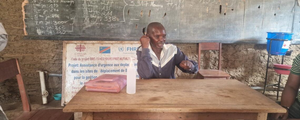 Kigonze: a camp for internally displaced people lacking basic necessities as the Ebola outbreak spreads